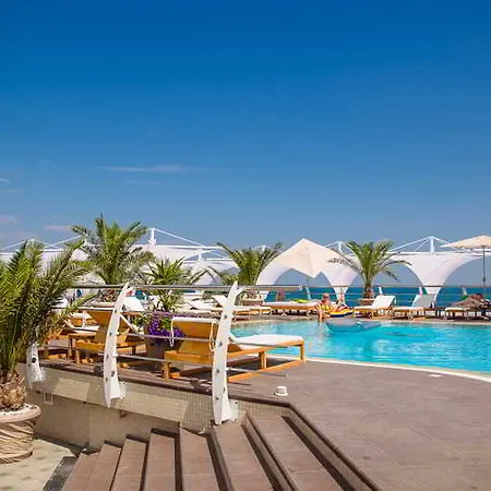 Stella Club